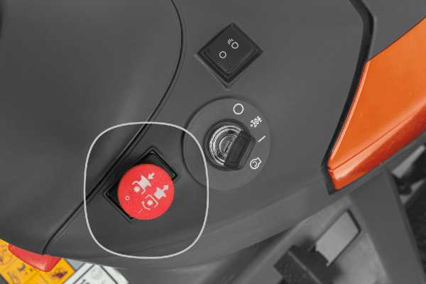 Husqvarna TS 100i Akku-Rasentraktor 95 cm – 48 V BLDC Elektromotor, savE™ & ROS